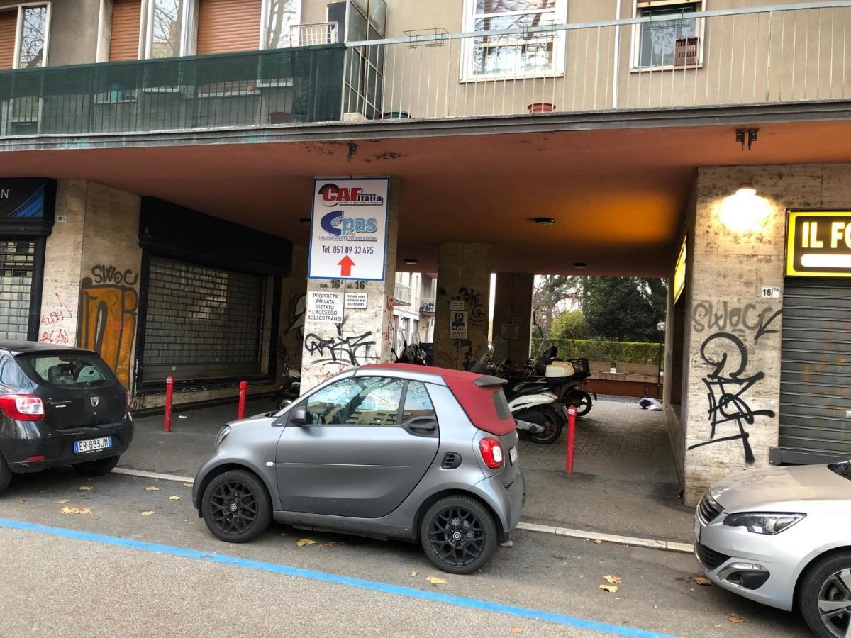 بولونيا Tra Le Torri B&B - Ampia Stanza Privata In Appartamento Con Bagno Privato Accessibile Da Corridoio المظهر الخارجي الصورة